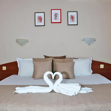 Red House 3* Nessebar