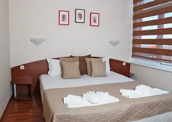Red House 3* Nessebar