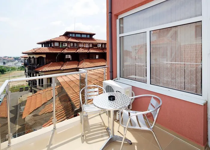 Red House 3* Nessebar