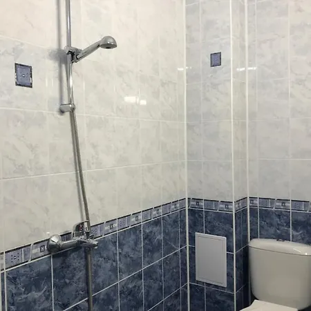 Red House بيت ضيافة نيسيبار
