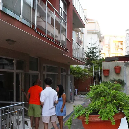بيت ضيافة Red House
