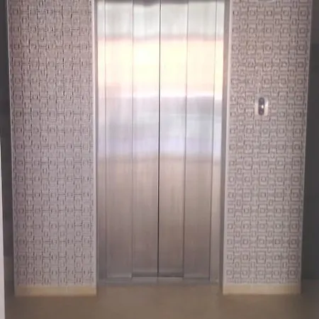 Red House بيت ضيافة *