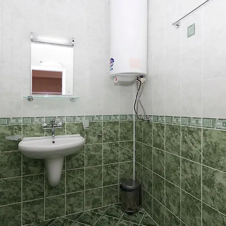 Red House 3* 内塞伯尔
